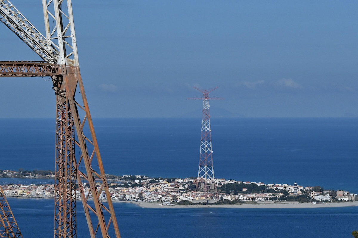si cercano gi224 operai e ingegneri per costruire il ponte sullo stretto da Ilpost.it si cercano gi224 operai e ingegneri per costruire il ponte sullo stretto