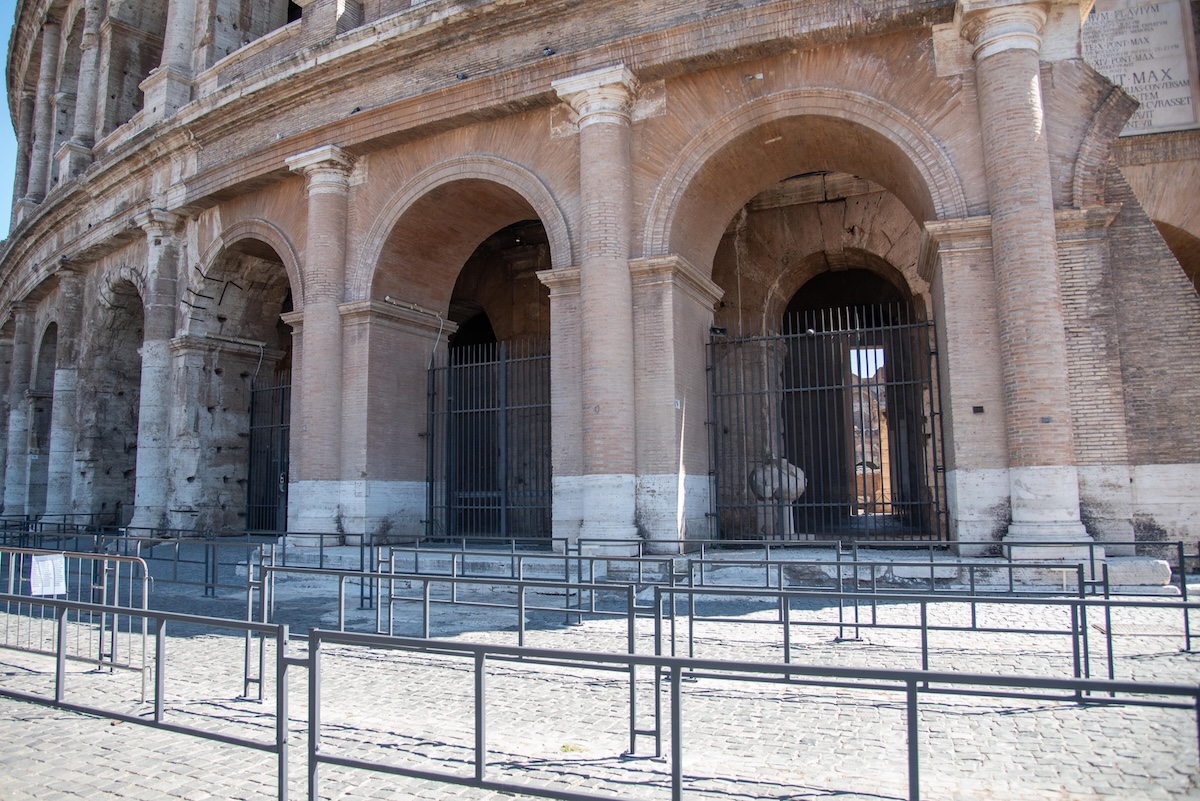 Un operaio di 22 anni è morto mentre lavorava al Colosseo