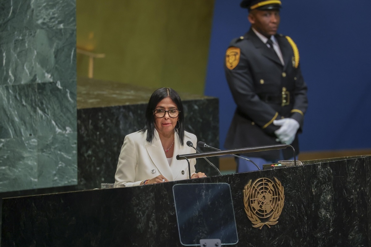 Delcy Rodríguez, come se niente fosse