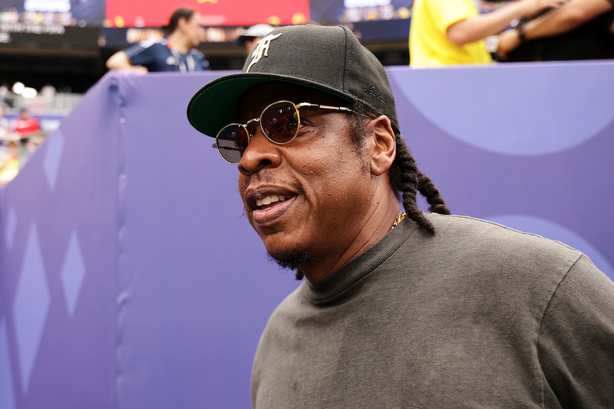 La donna che aveva denunciato di stupro il rapper Jay-Z ha detto che le sue accuse erano totalmente false