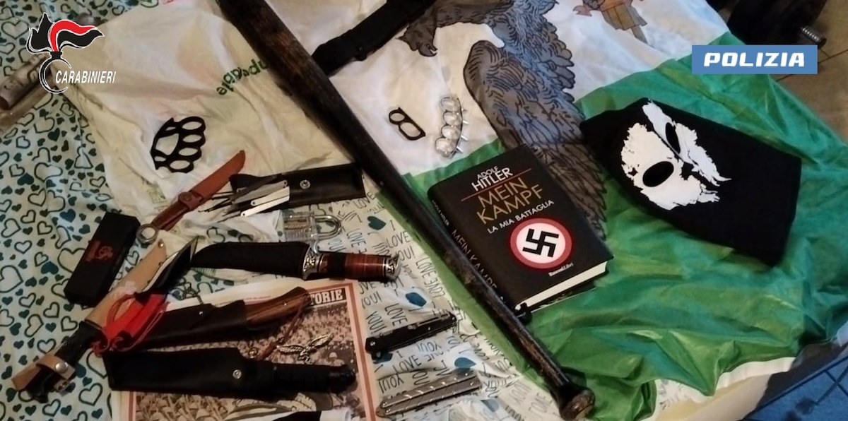 C’è un’indagine contro 14 minorenni che inviavano messaggi nazisti online e spiegavano come fabbricare bombe