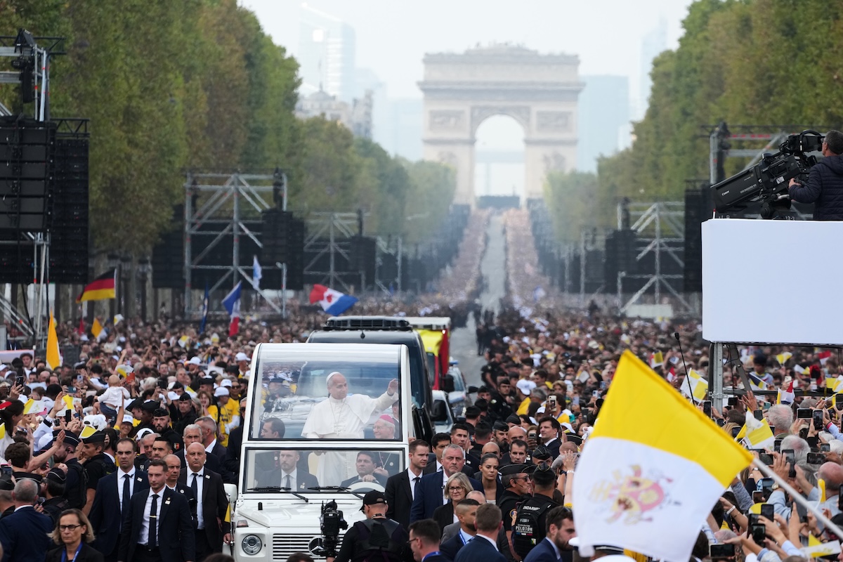 Le foto della visita di papa Leone XIV a Parigi