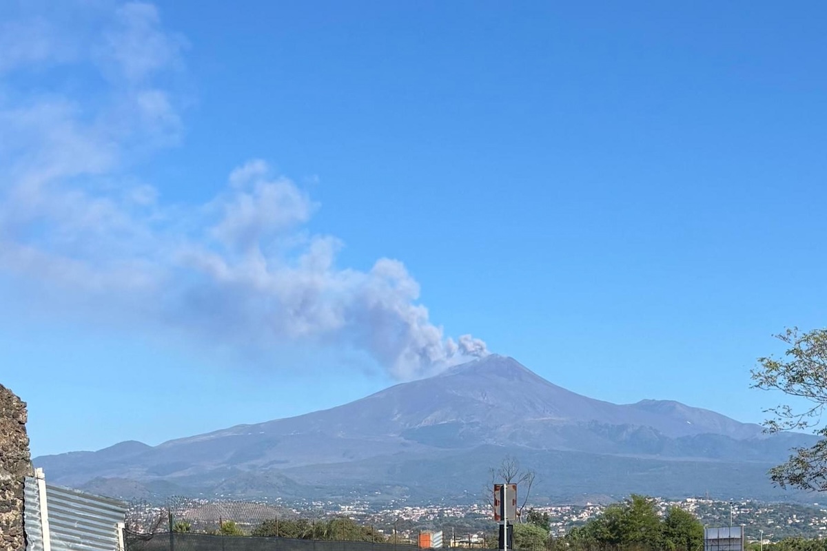 L’aeroporto di Catania sarà di nuovo chiuso almeno fino alle 15 di martedì