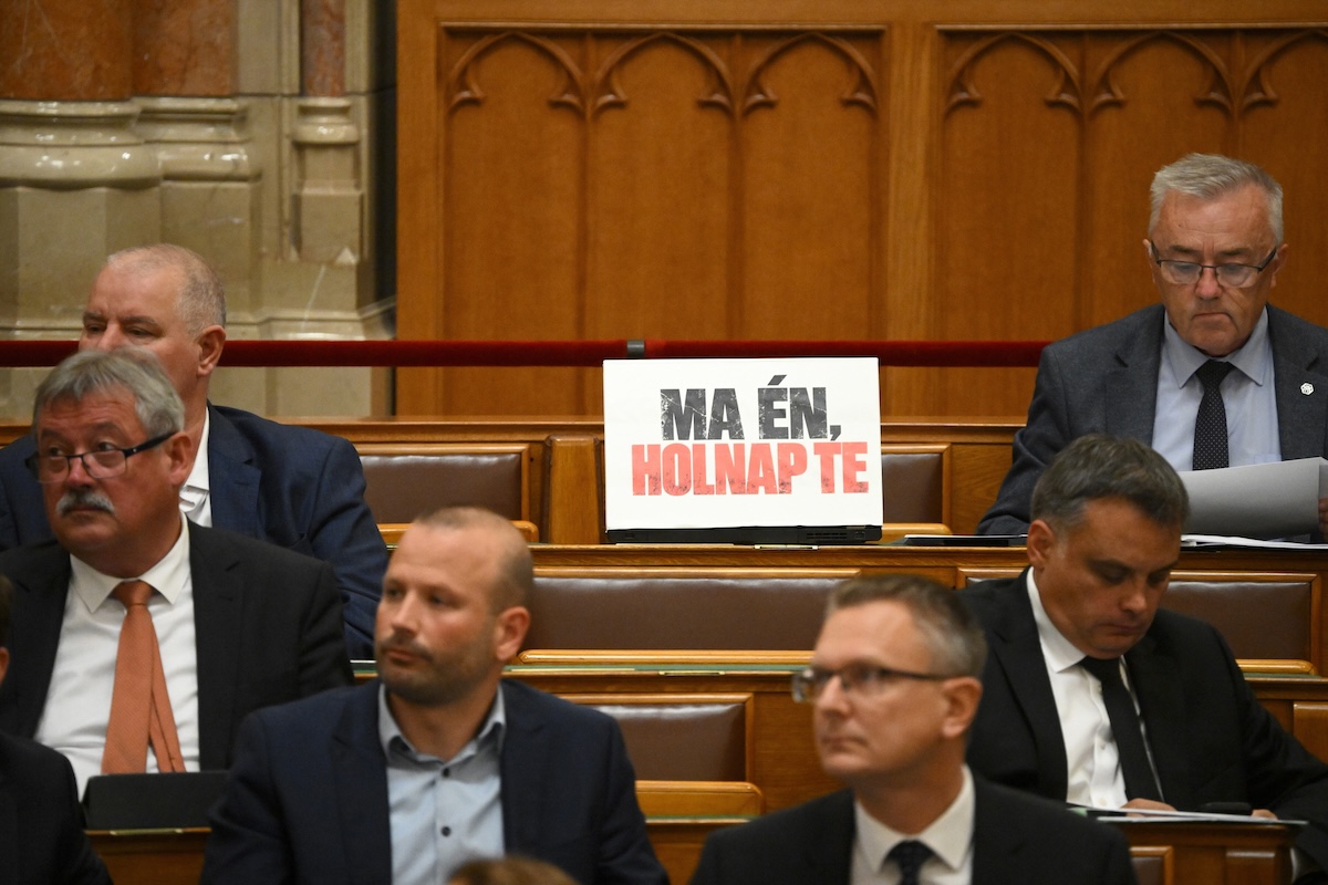 In Ungheria due ex ministri del governo di Orbán sono stati arrestati con accuse di corruzione