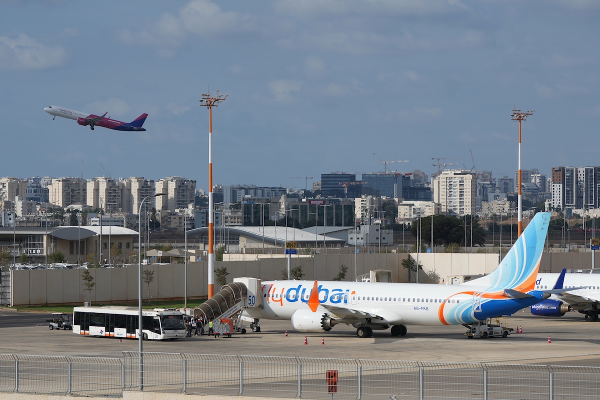 Un volo da Dubai a Tel Aviv ha fatto un atterraggio d’emergenza dopo uno scontro tra i piloti