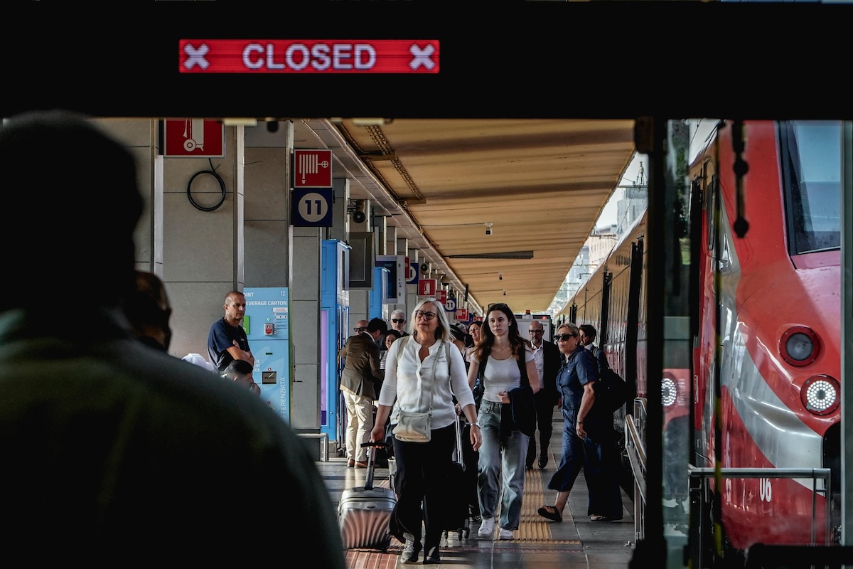 Oggi è previsto uno sciopero generale per sanità, scuole e trasporto ferroviario, indetto da un sindacato autonomo