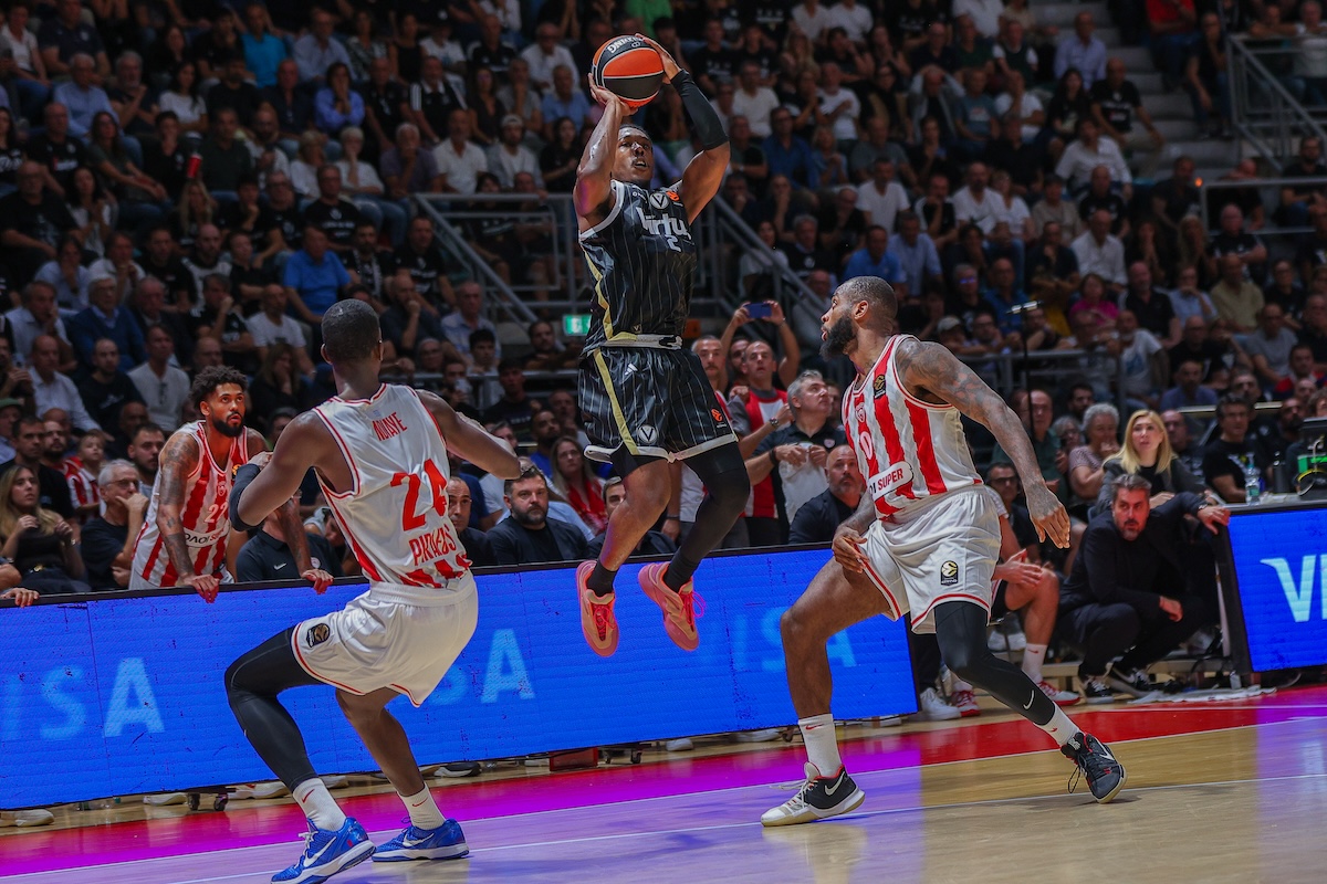 Leggi l'articolo: II tiro da tre punti con cui la Virtus Bologna ha battuto all’ultimo secondo l’Olympiakos campione d’Europa