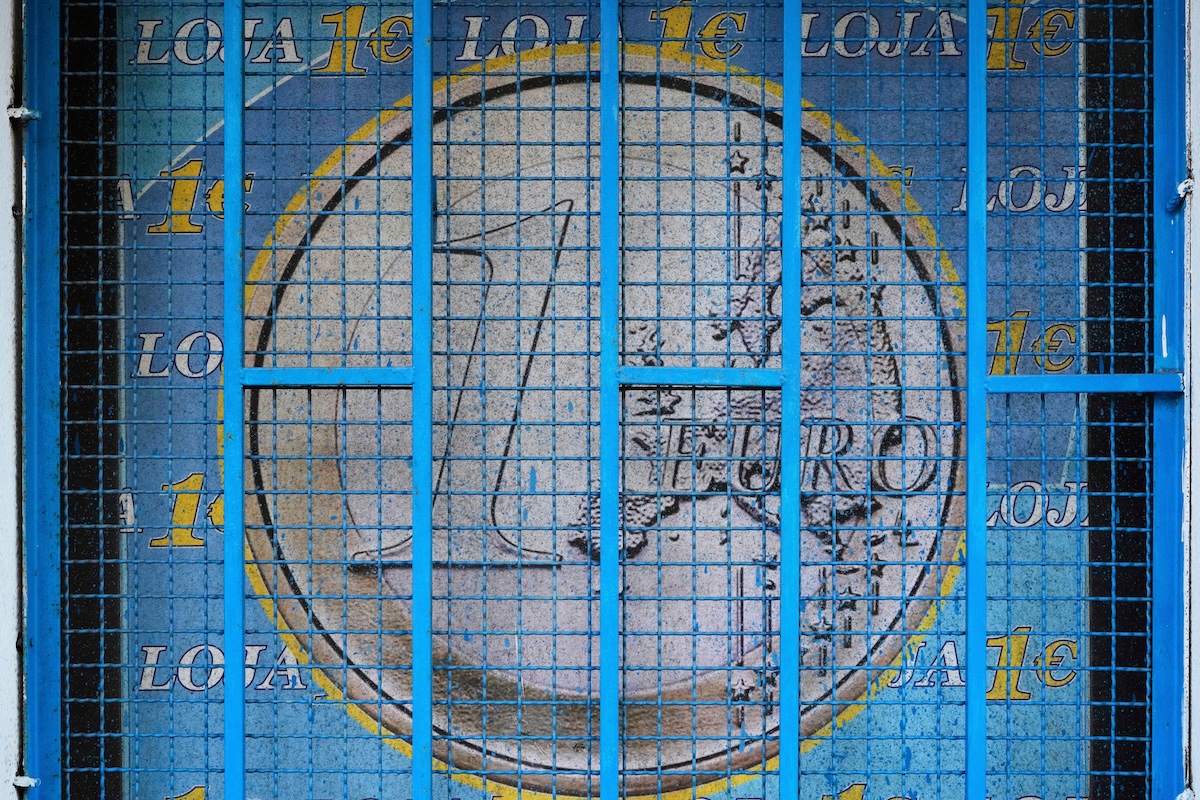 L’euro è ai minimi da un anno e mezzo rispetto al dollaro
