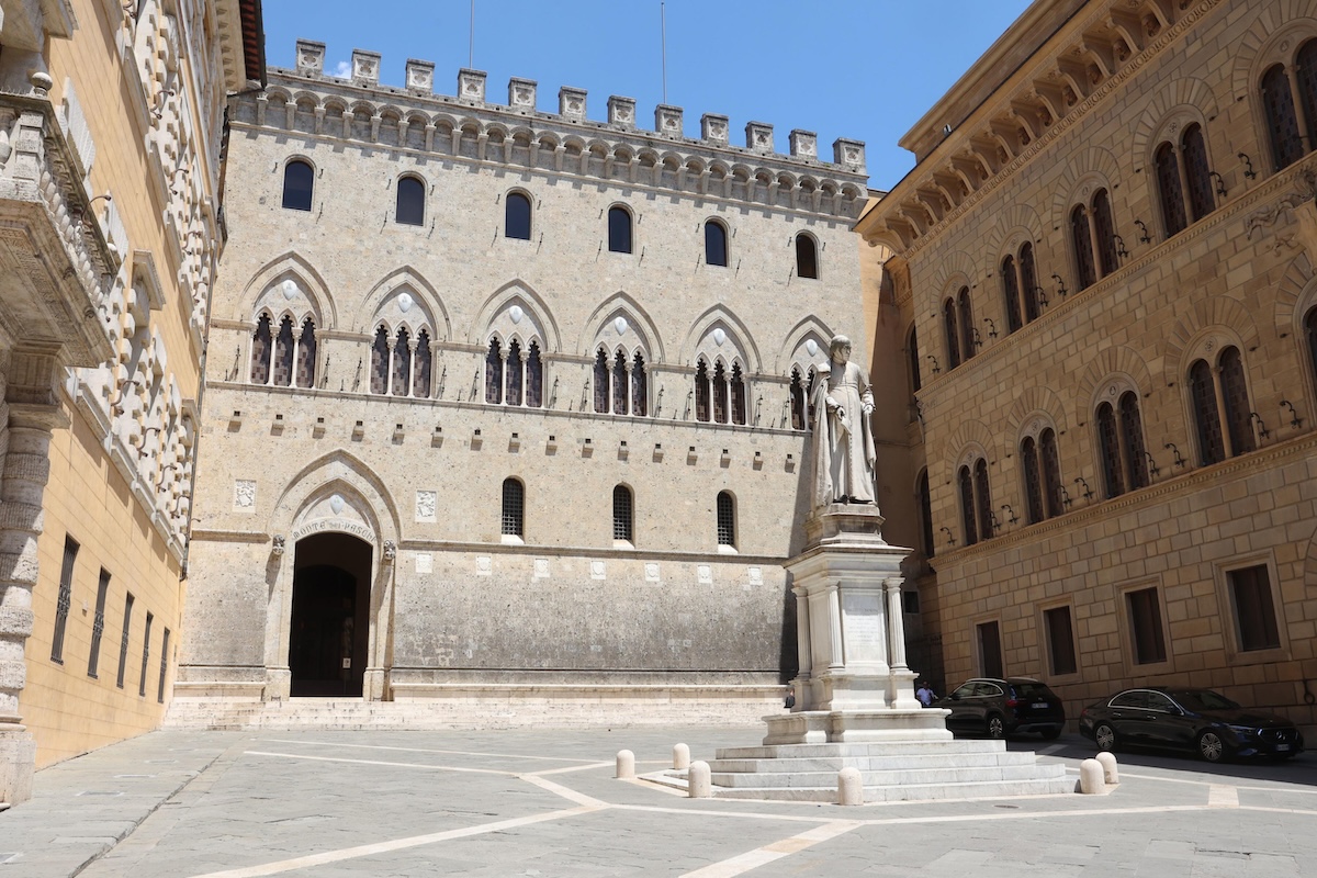 La famiglia Caltagirone, secondo azionista di MPS, voterà contro il piano per impedire che Intesa compri la banca