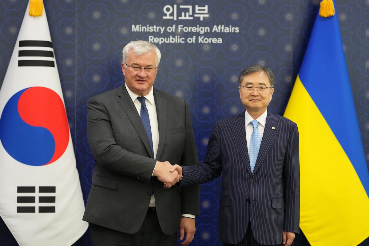 La Corea del Sud ha richiamato il suo ambasciatore in Ucraina, dopo averla accusata di aver reso pubblico un accordo segreto