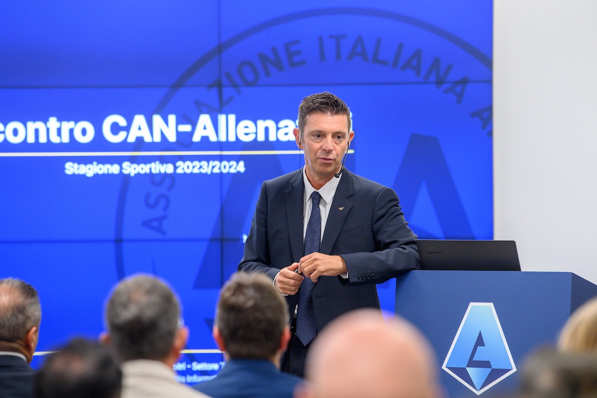 L’ex designatore degli arbitri Gianluca Rocchi farà l’opinionista su DAZN