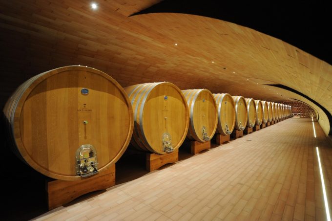 Sono state rubate trentamila bottiglie di vino da una famosa cantina toscana