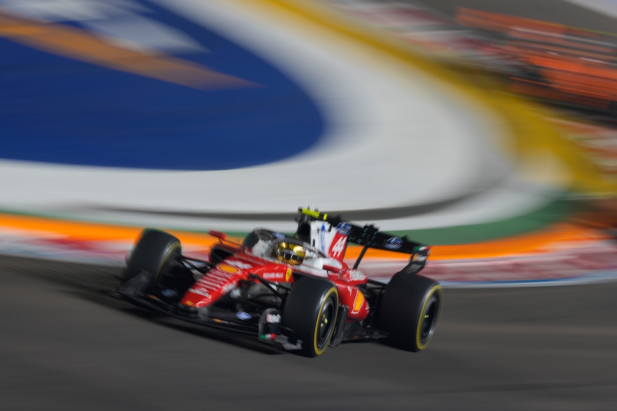 Leggi l'articolo: Lewis Hamilton si è scusato per aver fatto di testa sua durante il Gran Premio di Formula 1 di Singapore
