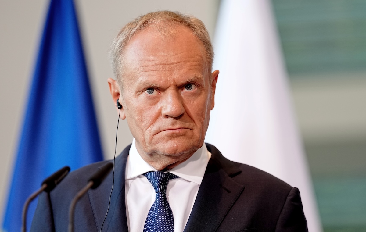 In Polonia è stato arrestato un uomo accusato di progettare l’omicidio del primo ministro Donald Tusk e del ministro della Difesa