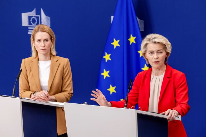L’Unione Europea ha approvato il più ampio pacchetto di sanzioni individuali mai adottato finora contro la Russia