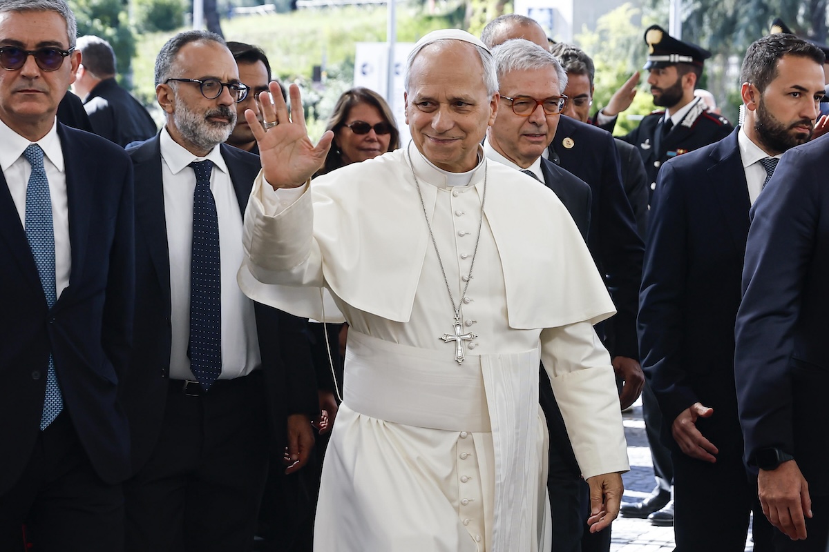 Papa Leone XIV è stato ricoverato al Policlinico Gemelli di Roma, dove nel pomeriggio sarà operato per un nodulo polmonare