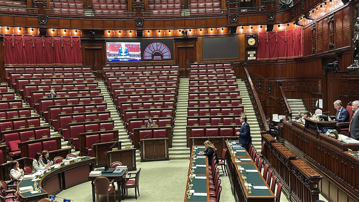 Leggi l'articolo: L’aula della Camera quasi vuota mentre il ministro Giorgetti parlava dei conti pubblici