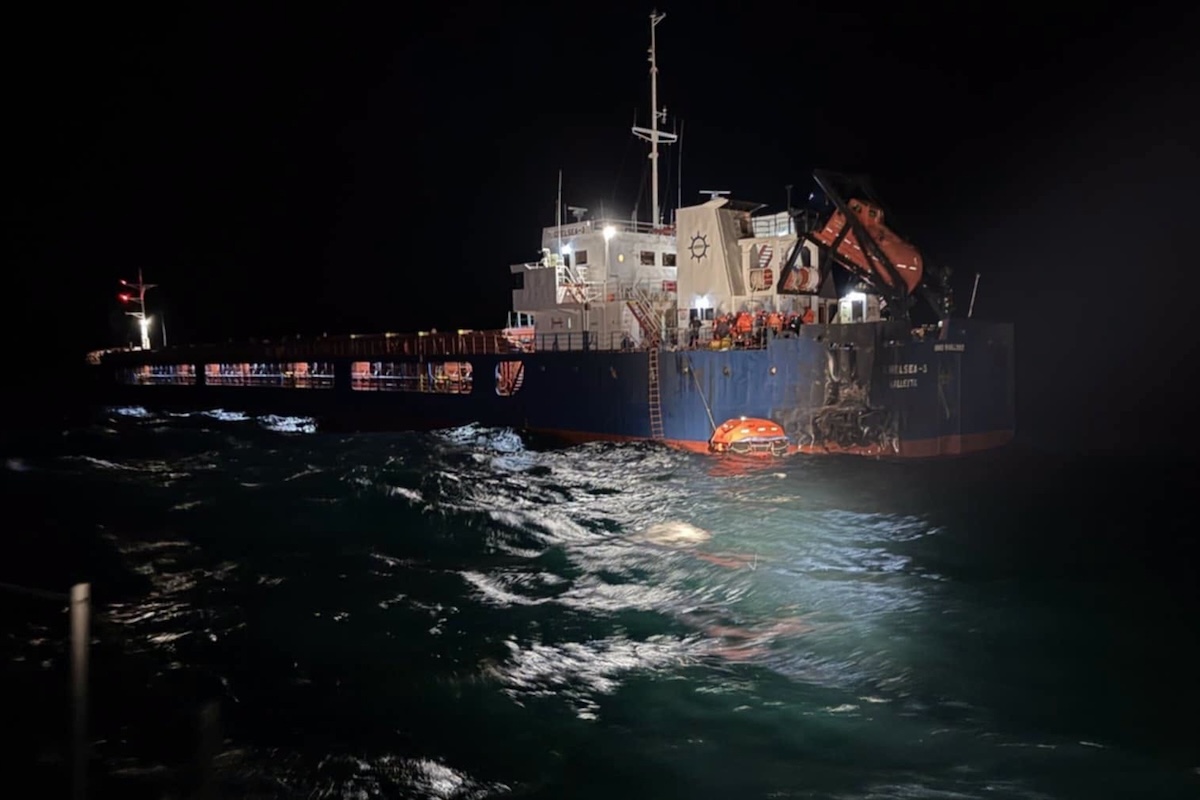 Altre due navi sono state colpite da droni nel mar Nero al largo della Bulgaria: una è affondata e ci sono 11 dispersi