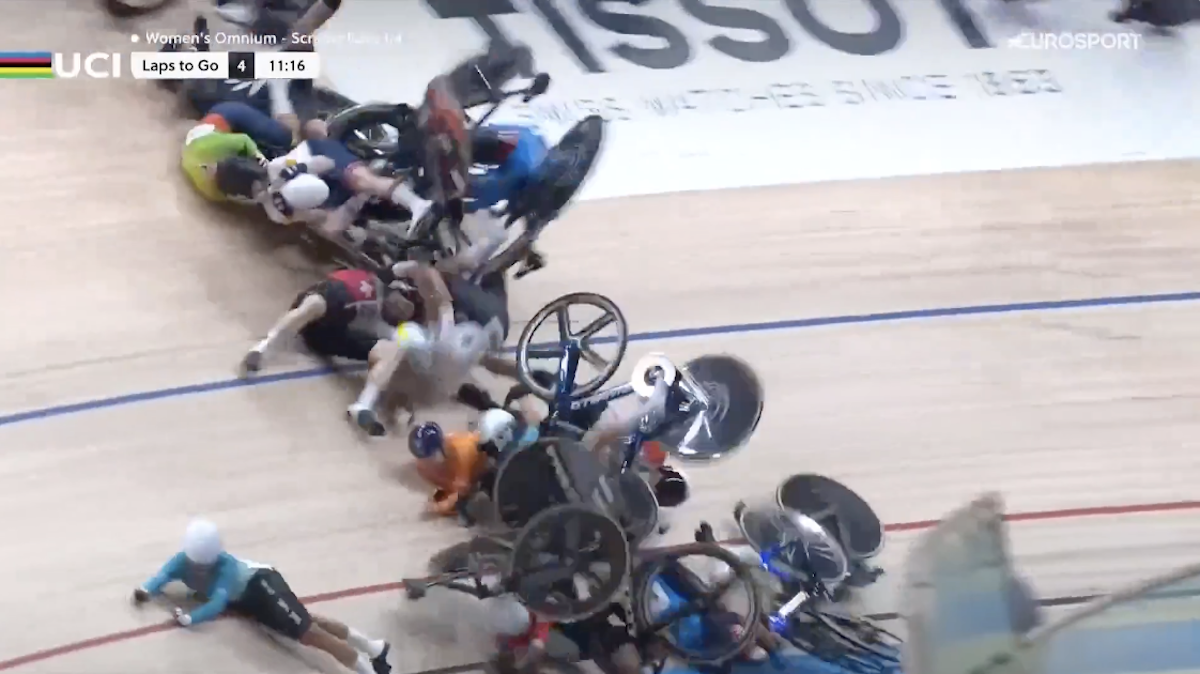 Leggi l'articolo: Il video della grossa caduta in una delle gare dell’omnium, ai Mondiali di ciclismo su pista