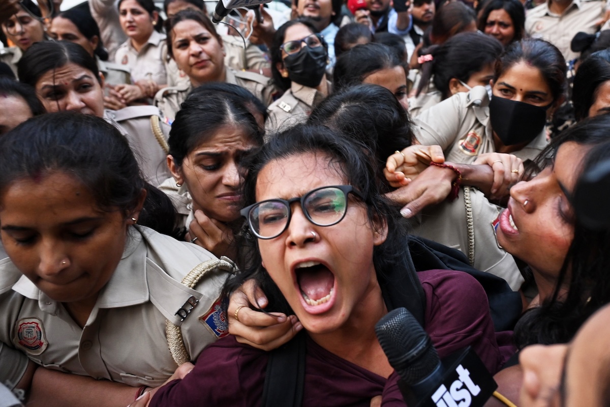 In India il fondatore del “Partito degli scarafaggi” è stato arrestato di nuovo