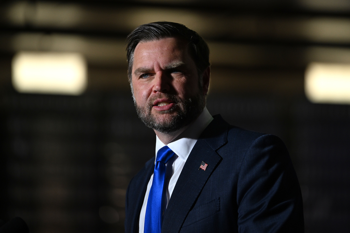 Il vicepresidente degli Stati Uniti JD Vance ha scelto di non sostenere ufficialmente Benjamin Netanyahu alle elezioni israeliane