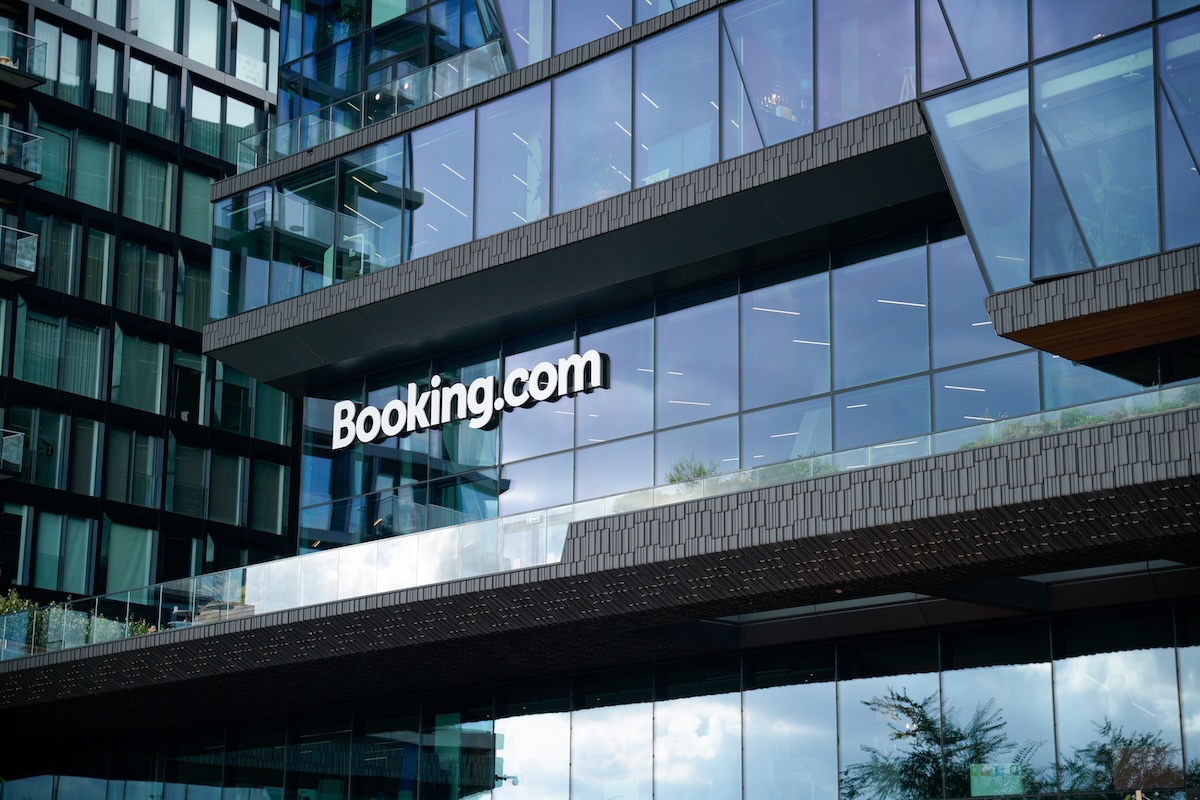 La Commissione europea ha avviato un’indagine su Booking, che sospetta non faccia abbastanza per prevenire i tentativi di truffa