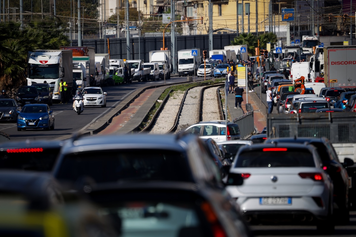 le misure del governo per arginare le proteste degli autotrasportatori da Ilpost.it le misure del governo per arginare le proteste degli autotrasportatori