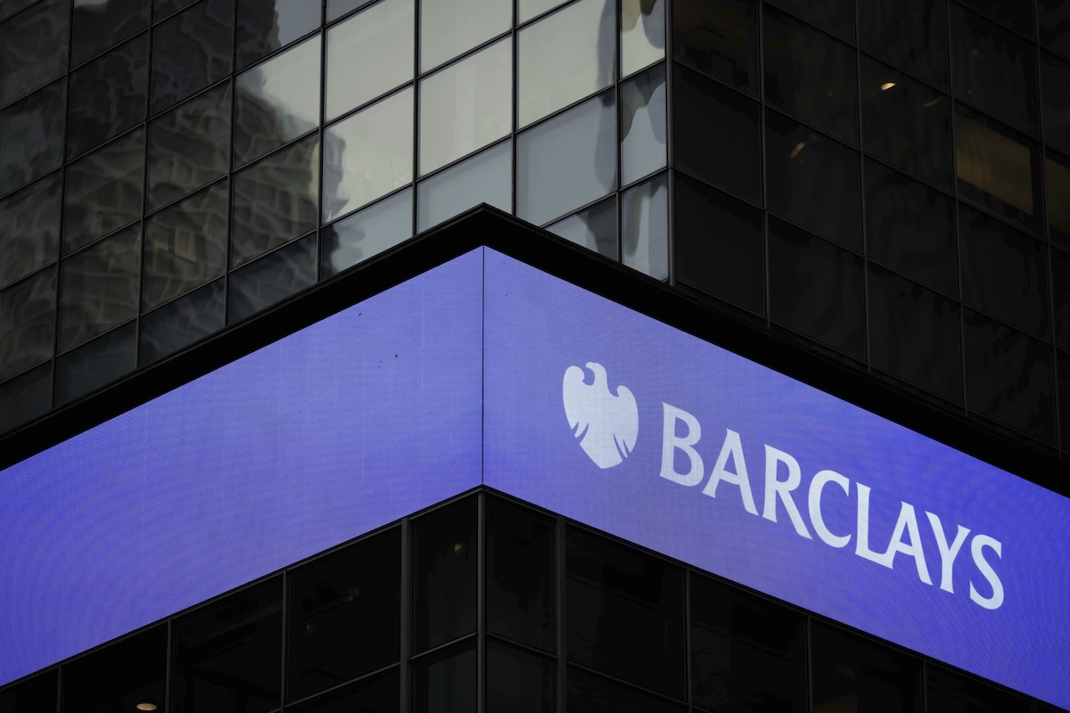 La banca Barclays ha in programma di sostituire migliaia di lavoratori con sistemi d’intelligenza artificiale