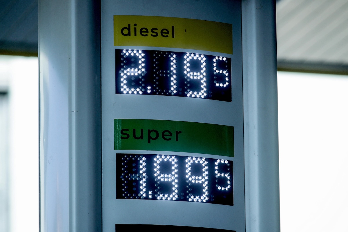 Eni ha esteso fino a fine anno il limite al prezzo dei carburanti