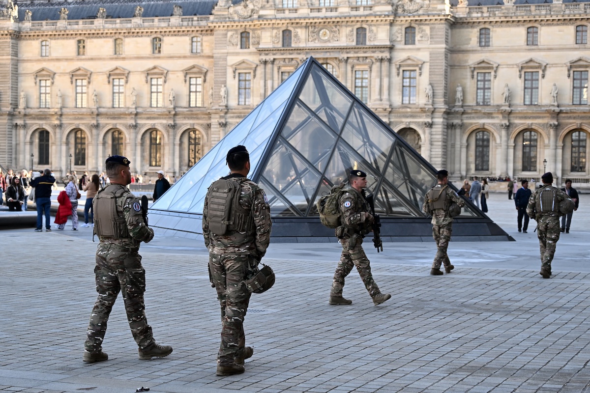 Oggi in Francia molti musei e luoghi pubblici rimarranno chiusi a causa delle proteste previste in varie città