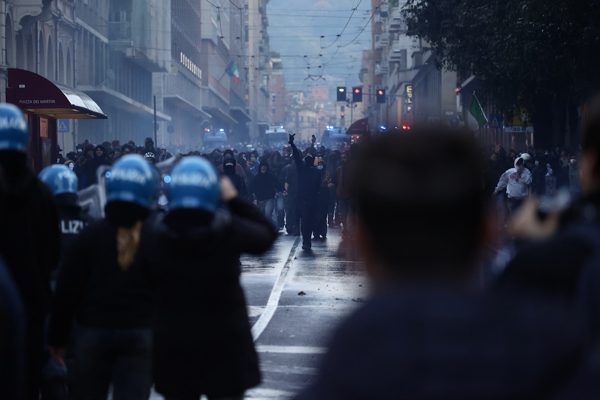 Gli scontri più pesanti di sabato sono avvenuti a Bologna