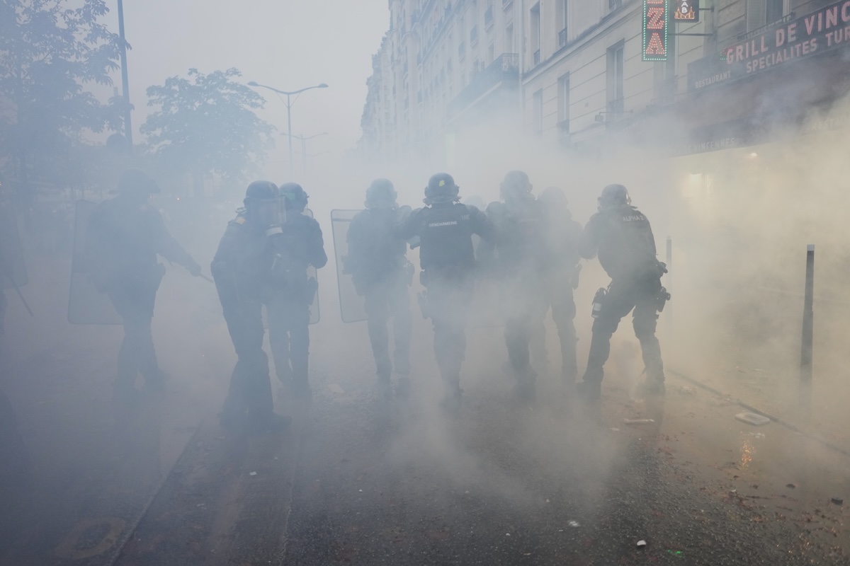 Mille arresti in Francia nelle manifestazioni di sabato