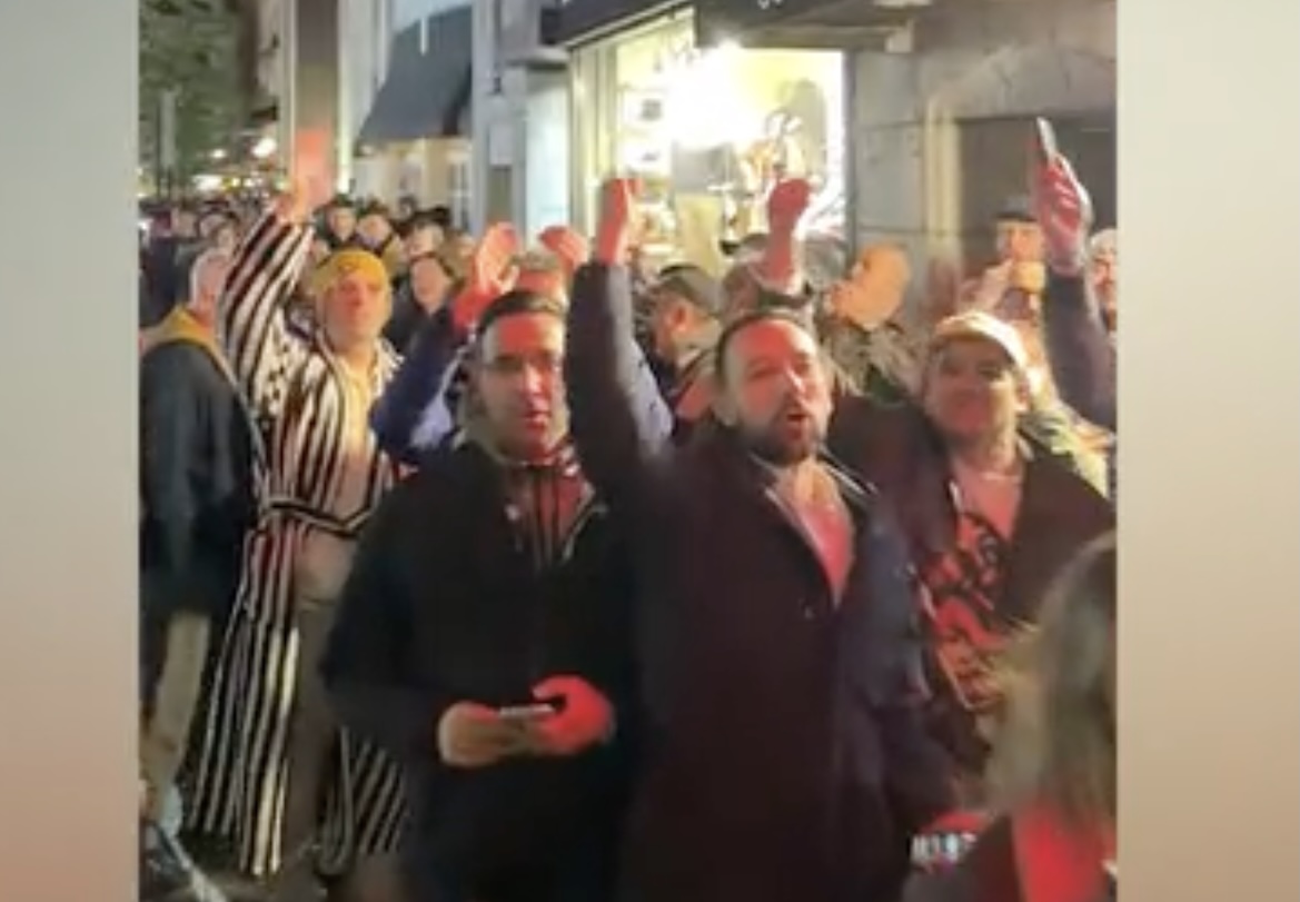 Leggi l'articolo: Mettersi in fila di notte per votare alle elezioni in Serbia