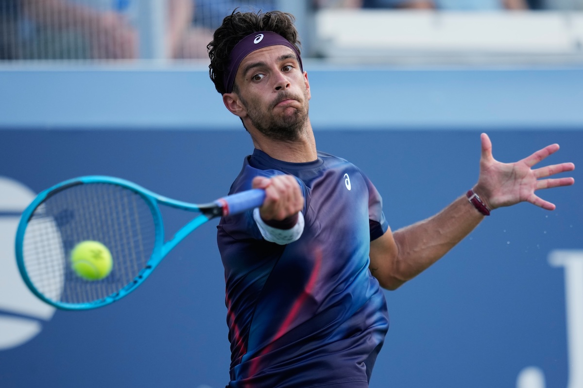 Il tennista Lorenzo Musetti ha vinto il torneo di Lione: è il sua prima vittoria in un torneo ATP dal 2022