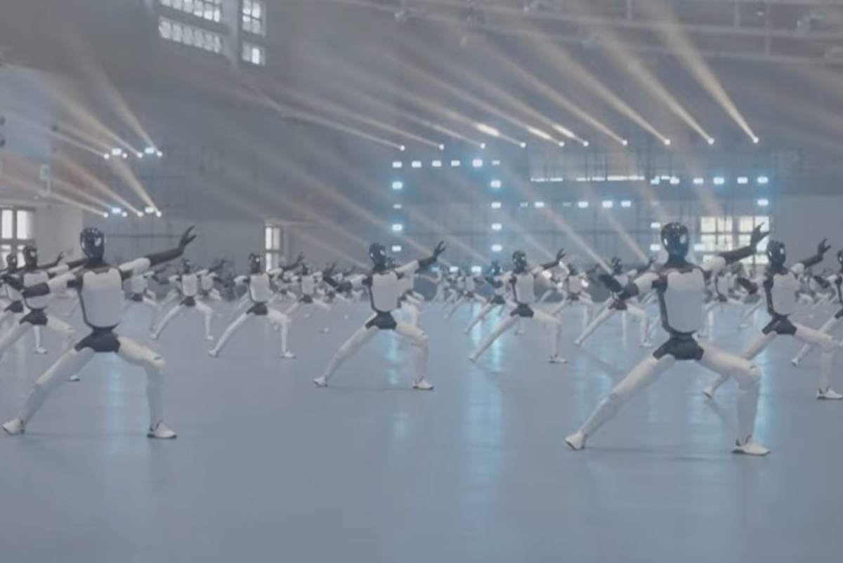 Leggi l'articolo: Il video di 110 robot che ballano tutti insieme, in Cina