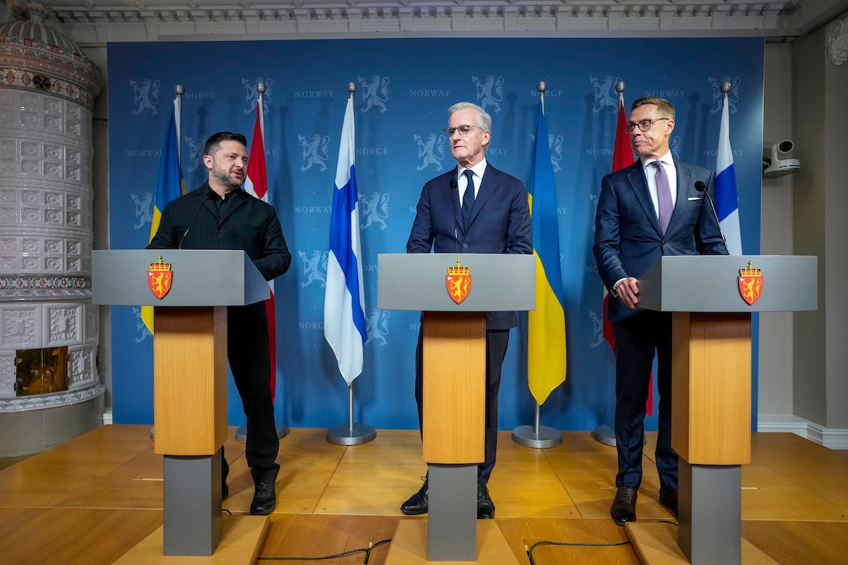 Il presidente finlandese e il primo ministro norvegese hanno fatto una rara telefonata a Putin