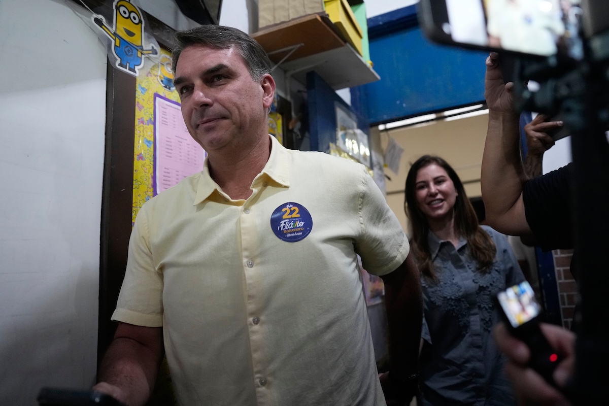 Flávio Bolsonaro è fuggito negli Stati Uniti