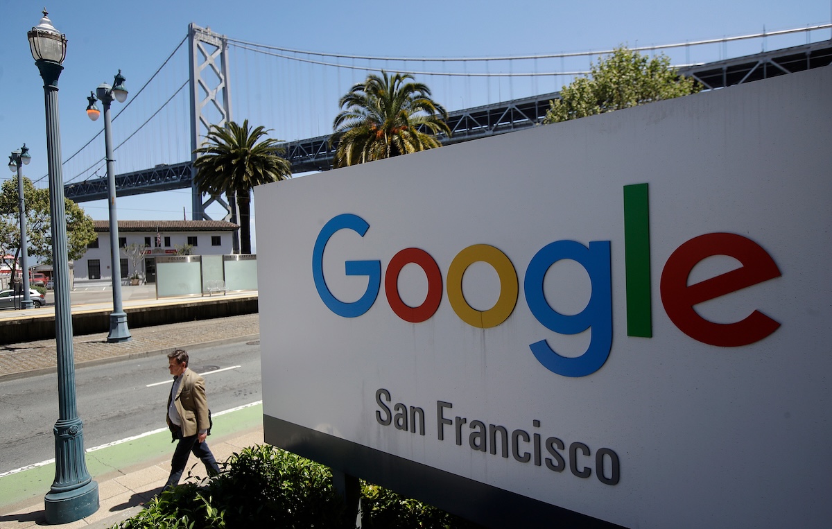 Il valore in borsa di Alphabet, la società che possiede Google, è diminuito di circa 500 miliardi di dollari in un solo giorno