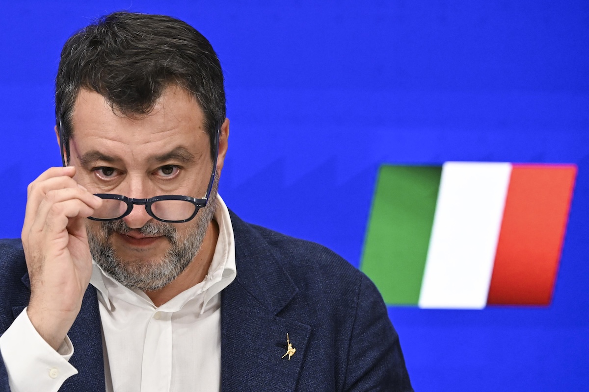 Matteo Salvini dice che non pagherebbe per una targa personalizzata